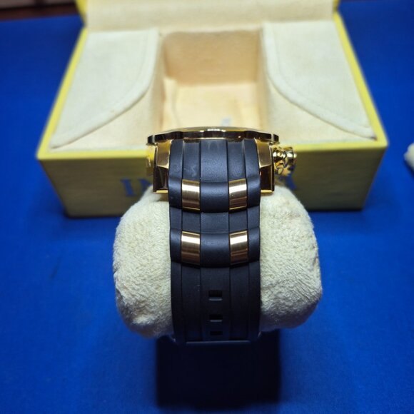 Invicta Chronograph Watch - Picture 5 of 5